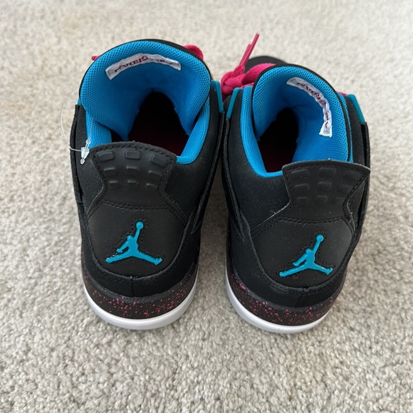 Jordan 4 Retro - Picture 3 of 8